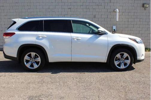 2017 Toyota Highlander Limited