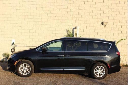 Ceramic Gray Clearcoat 2020 Chrysler Pacifica Touring L FWD