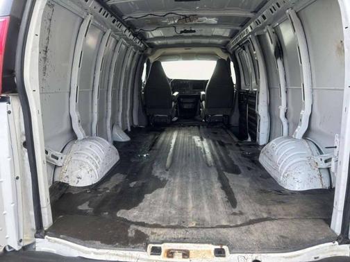 Summit White 2017 Chevrolet Express 2500 Work Van