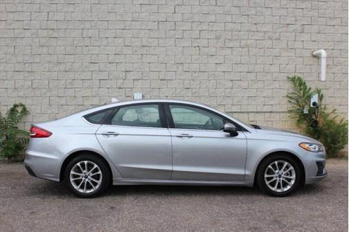 2020 Ford Fusion Hybrid SE