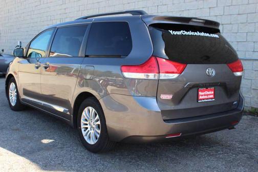 2011 Toyota Sienna XLE
