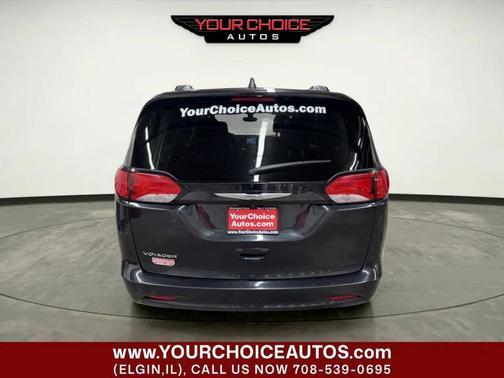 Brilliant Black Crystal Pearlcoat 2021 Chrysler Voyager LXI