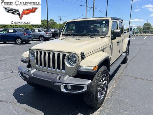 Limited Edition Gobi Clearcoat 2022 Jeep Gladiator Overland
