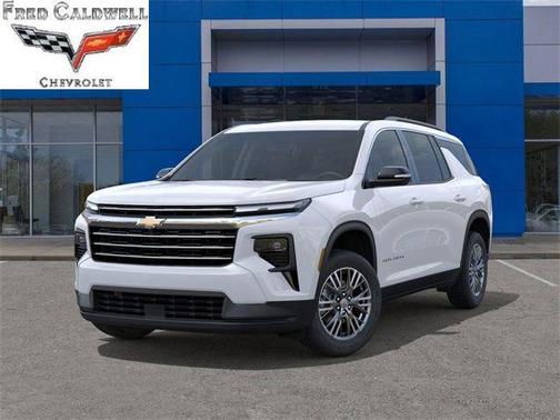 Summit White 2026 Chevrolet Traverse LT