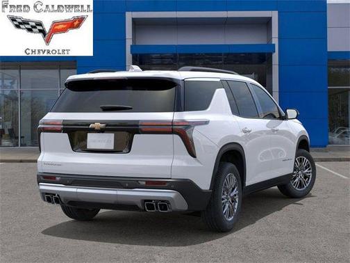 Summit White 2026 Chevrolet Traverse LT