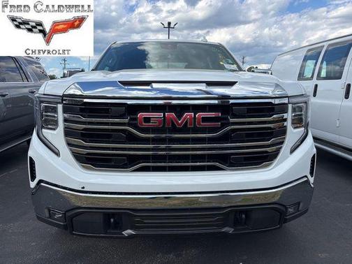 Summit White 2025 GMC Sierra 1500 SLT