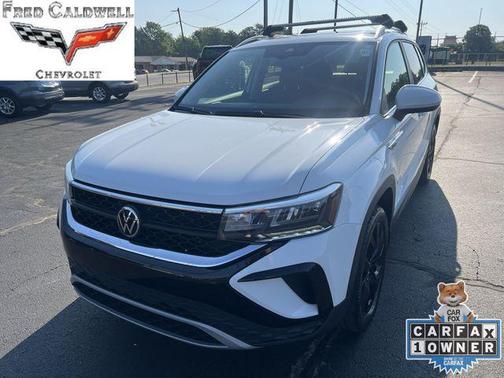 White 2023 Volkswagen Taos 1.5T SE