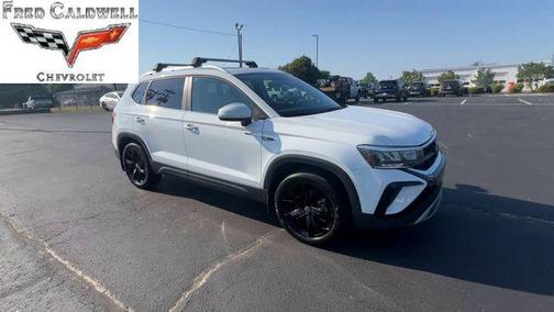 White 2023 Volkswagen Taos 1.5T SE