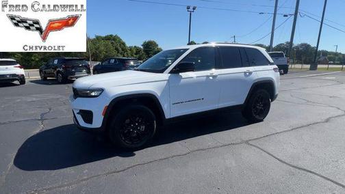 Bright White Clearcoat 2025 Jeep Grand Cherokee Altitude
