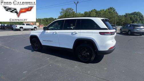 Bright White Clearcoat 2025 Jeep Grand Cherokee Altitude