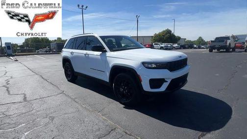 Bright White Clearcoat 2025 Jeep Grand Cherokee Altitude