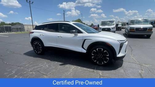 Iridescent Pearl Tricoat 2024 Chevrolet Blazer EV RS