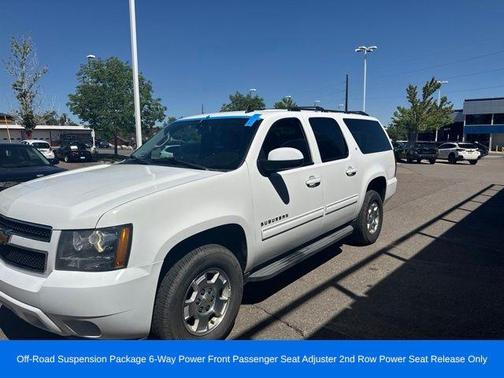 Summit White 2014 Chevrolet Suburban 1500 LT