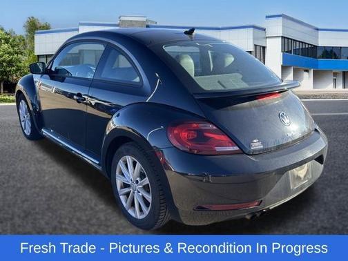 Deep Black Pearl Effect 2018 Volkswagen Beetle 2.0T S
