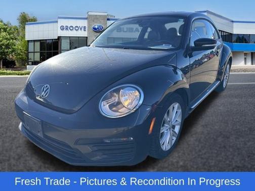 Deep Black Pearl Effect 2018 Volkswagen Beetle 2.0T S