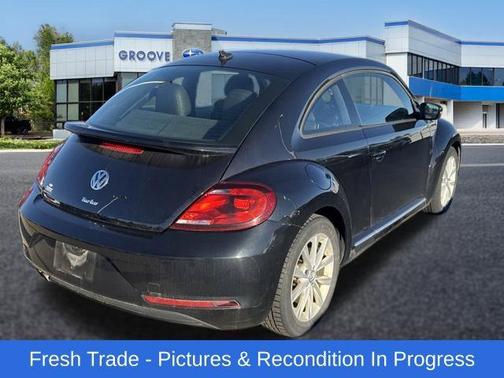 Deep Black Pearl Effect 2018 Volkswagen Beetle 2.0T S