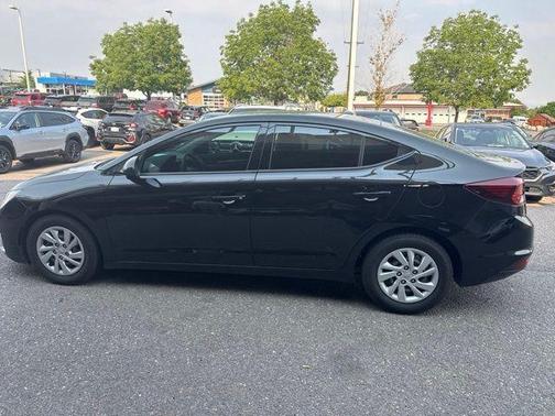 Phantom Black 2020 Hyundai ELANTRA SE