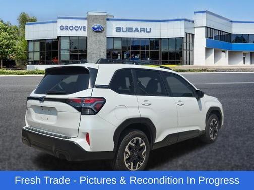 Crystal White Pearl 2025 Subaru Forester Premium