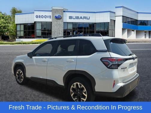 Crystal White Pearl 2025 Subaru Forester Premium