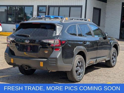Crystal Black Silica 2025 Subaru Outback Wilderness