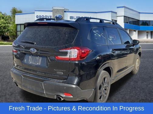 Crystal Black Silica 2024 Subaru Ascent Onyx Edition