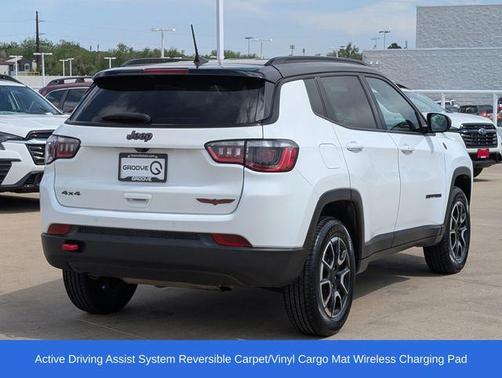 Bright White Clearcoat 2024 Jeep Compass Trailhawk