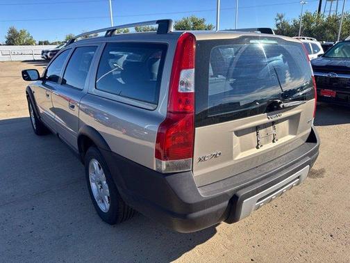 Champagne 2005 Volvo XC70 2.5T