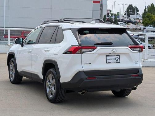 Ice 2025 Toyota RAV4 XLE
