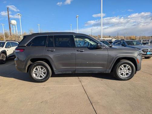 2023 Jeep Grand Cherokee Laredo