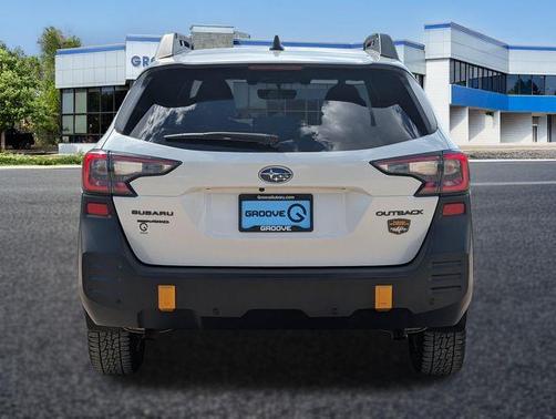 Crystal White Pearl 2022 Subaru Outback Wilderness