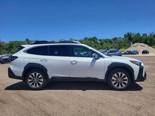 2025 Subaru Outback Touring XT