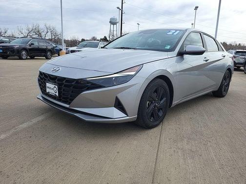 2021 Hyundai ELANTRA SEL