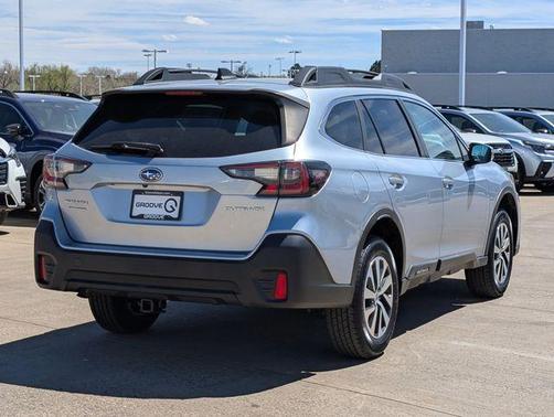 Ice Silver Metallic 2022 Subaru Outback Premium