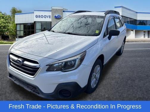 Crystal White Pearl 2018 Subaru Outback 2.5i