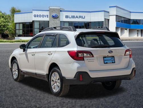 Crystal White Pearl 2018 Subaru Outback 2.5i