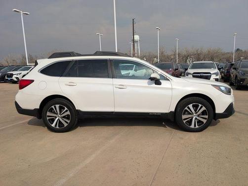 White 2018 Subaru Outback 2.5i Limited