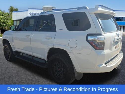 Super White 2018 Toyota 4Runner SR5