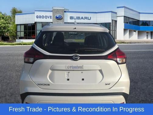 Aspen White 2024 Nissan Kicks SV