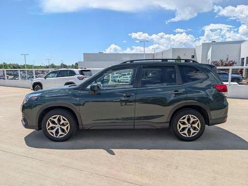 Cascade Green Silica 2024 Subaru Forester Premium