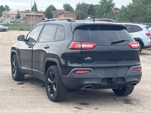 2016 Jeep Cherokee Altitude