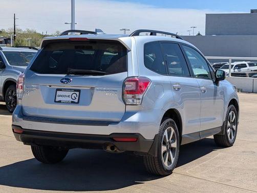 Ice Silver Metallic 2017 Subaru Forester 2.5i Premium