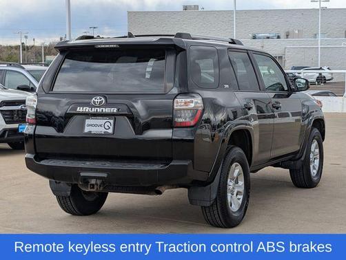 Midnight Black Metallic 2019 Toyota 4Runner SR5