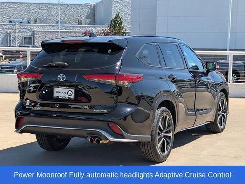 Midnight Black Metallic 2021 Toyota Highlander XSE