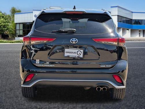 Midnight Black Metallic 2021 Toyota Highlander XSE