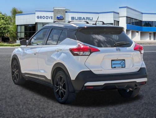 Aspen White / Super Black 2020 Nissan Kicks SR
