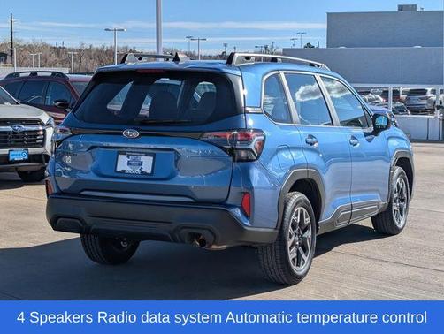 2025 Subaru Forester Base