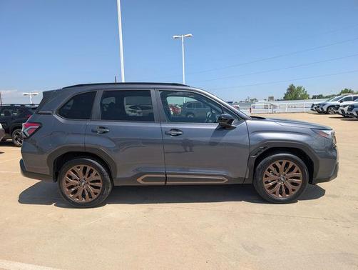 Magnetite Gray Metallic 2025 Subaru Forester Sport