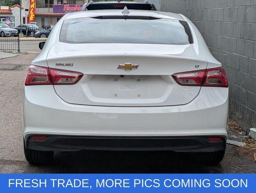Summit White 2022 Chevrolet Malibu LT