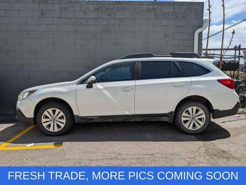 Crystal White Pearl 2018 Subaru Outback 2.5i Premium