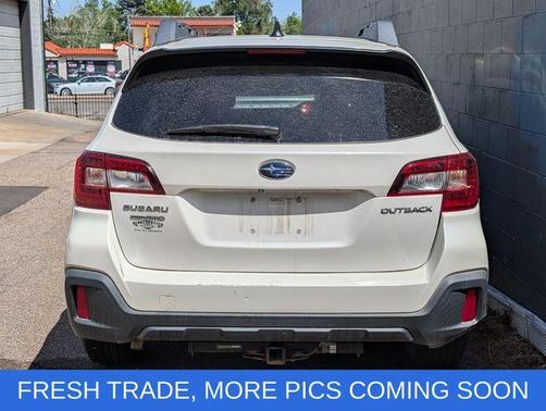 Crystal White Pearl 2018 Subaru Outback 2.5i Premium